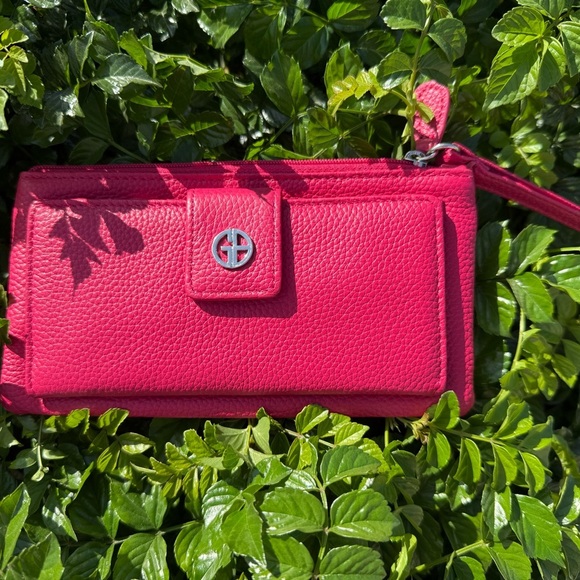 Gianni Bini Pink Leather Grab and Go Wristlet - Picture 1 of 2